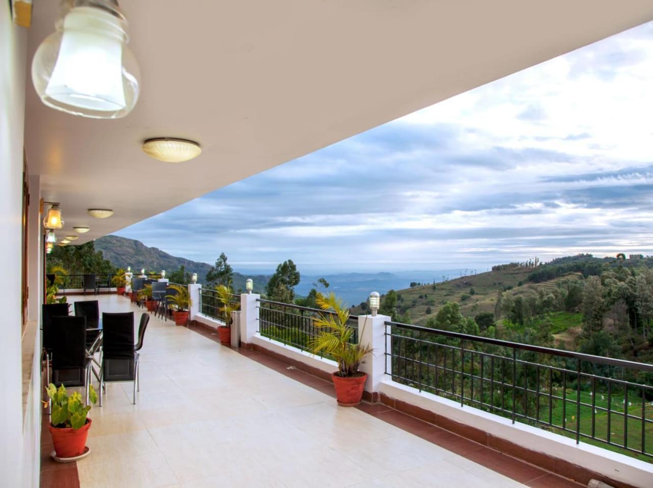 Mount N Mist Hotel Ooty Buitenkant foto