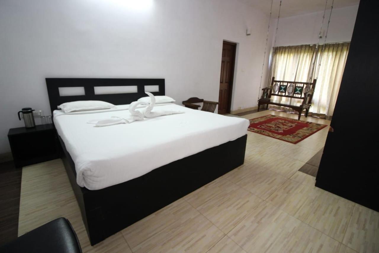 Mount N Mist Hotel Ooty Buitenkant foto